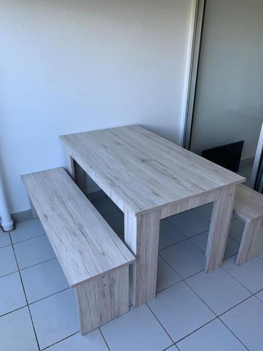 Petit Prix Et Grand Confort A Saint Gilles Les Bains Luaran gambar
